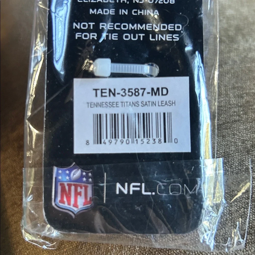 NIP NFL Titans satin 4ft dog leash M